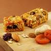 Злаковий гранола батончик зі смаком кураги без доданого цукру від FOODERA без обгортки